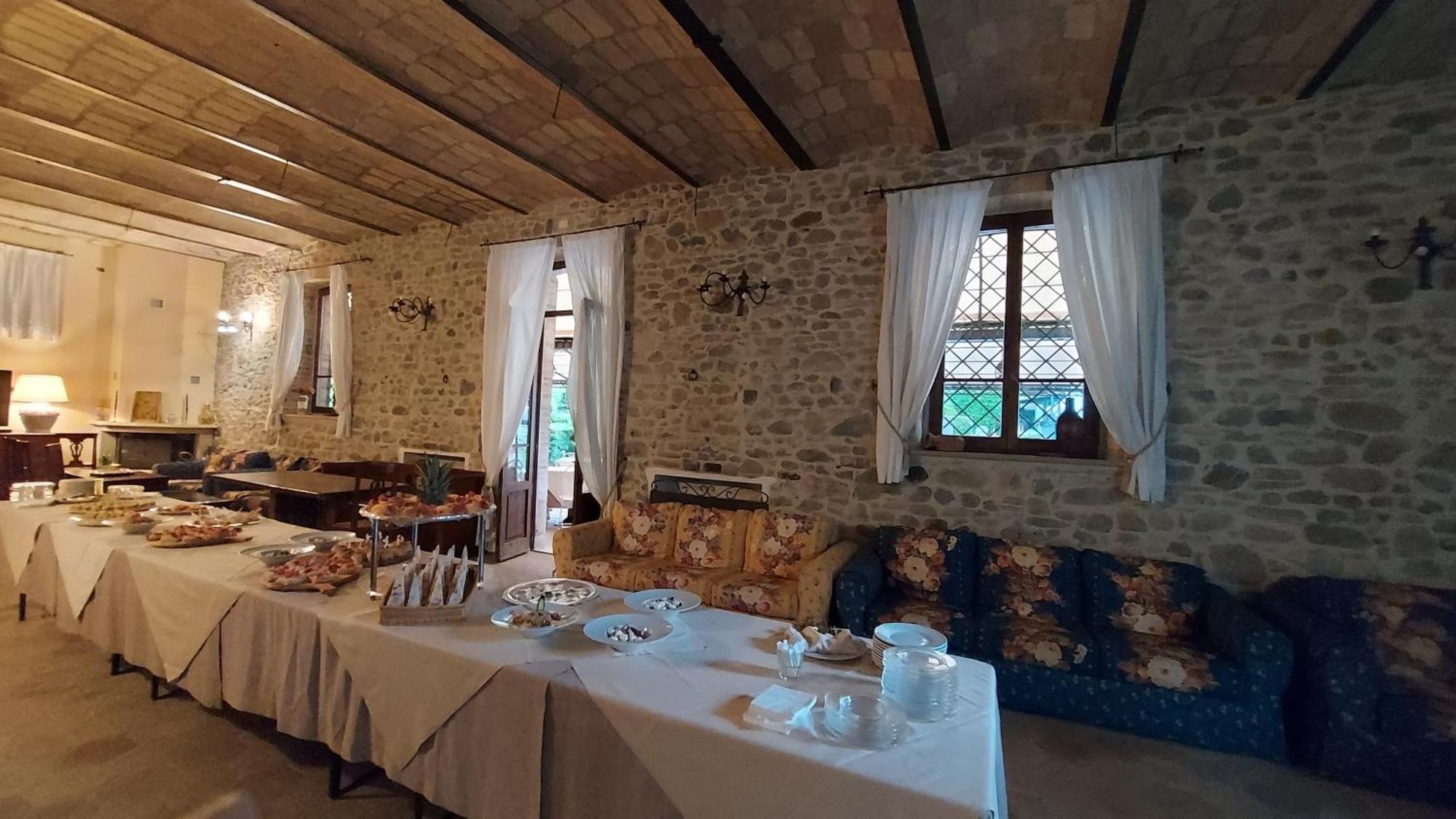 Country Hotel Poggiomanente Умбертиде Экстерьер фото